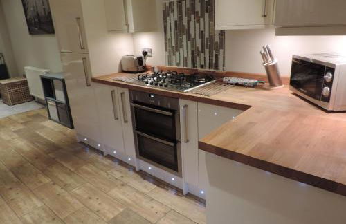 4 Bed Farnborough Air Accommodation - Foto 26