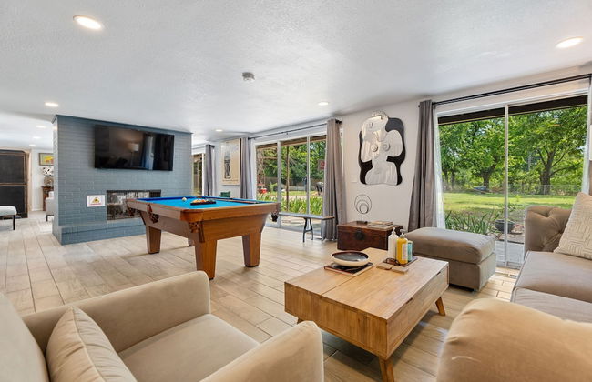 Family Home w Pool-hot Tub-large Yard-pool Table - Photo 10