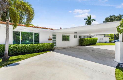 Spacious Miami Home with Private Pool & Parking - Foto 29