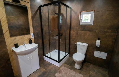 Domki nad rzeką w Komańczy - Foto 21