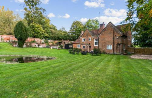 Secluded Mansion Retreat - Expansive Private Oasis - Pass the Keys - Foto 4