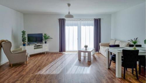 Pet Friendly Apartment - Photo 3