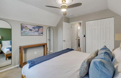 Chic Family Retreat with Game Room backyard with fire pit and minutes to Downtown! - Photo 30