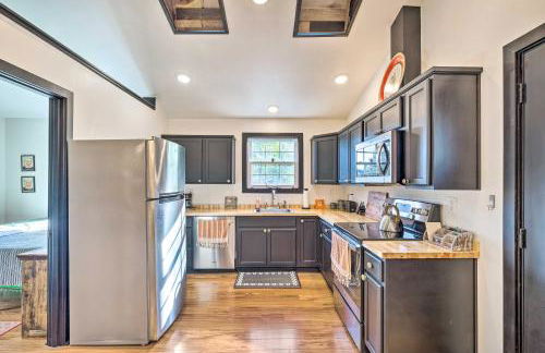 Modern Louisville Apartment with Furnished Deck - Foto 9