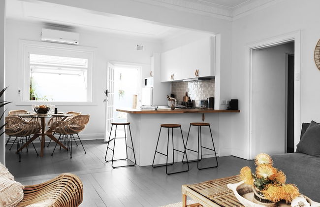 Beach Cottage in Bondi - Photo 13