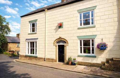 Bulls Head Historic Home With Garden And Hot Tub - Photo 1