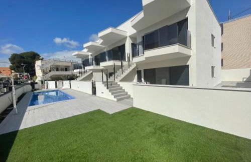 Frontsea Beach bungalow with swiming pool and long terrace - Foto 5