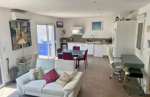 Agréable et lumineuse maison t4 air conditionné piscine jacuzzi parking - Foto 6