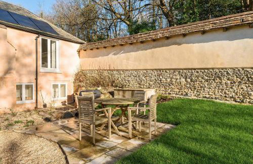 Artist's Studio - Photo 41