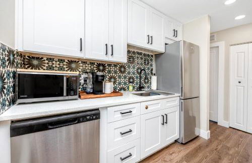 Modern Vacation Home 3BR 1BTH Close to Gulf Beach - Foto 27