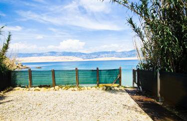 Mila's pet friendly holiday house with private beach place and sunbeds included - Photo 39