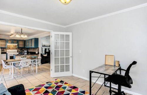 WOW! Spacious Retreat & amazing yard 2400+4bd/3bth - Foto 14