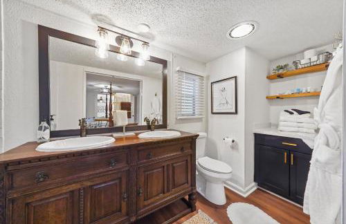 Lake Conroe 3BR Home w Boat Ramp Access, Kings, BBQ, Sleeps 8 - Photo 14