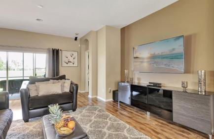 Valrico's Hidden Gem A Stunning 3-Bedroom Oasis Awaits! - Foto 9