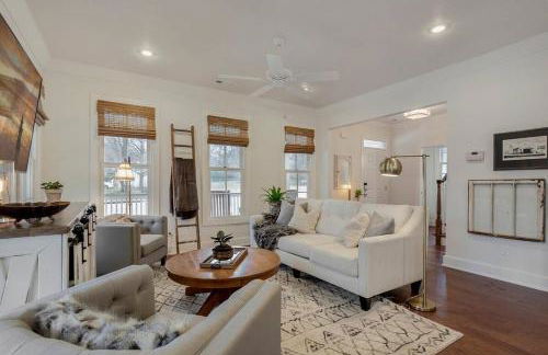 The SoFay Farmhouse- 1 MI From U of A - Foto 12