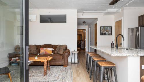 Red Drive at the Elegant Grand Traverse Commons - Foto 3