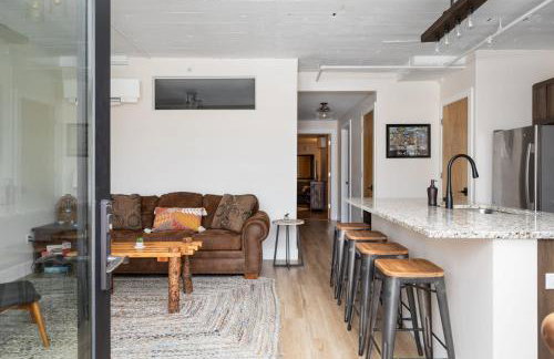 Red Drive at the Elegant Grand Traverse Commons - Foto 3