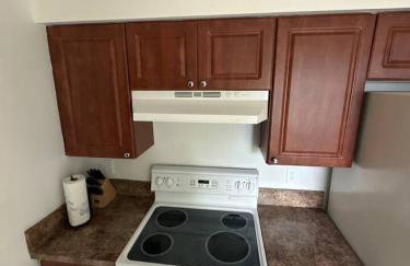 Master Bedroom w Pvt Bath in shared home - Foto 34