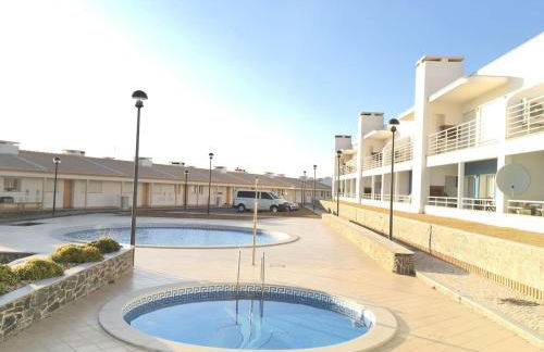 Varandas - Arrifana, com piscina, junto à praia - Foto 13