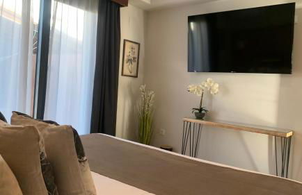 ON VILLAGE DELUXE - Photo 12