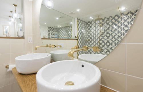 Emerald - Stunning Views - Free Parking and WiFi - Coffee Machine - Foto 19