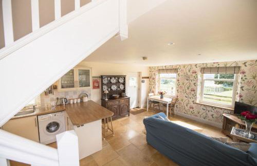 Winsbury Cottage - Photo 12