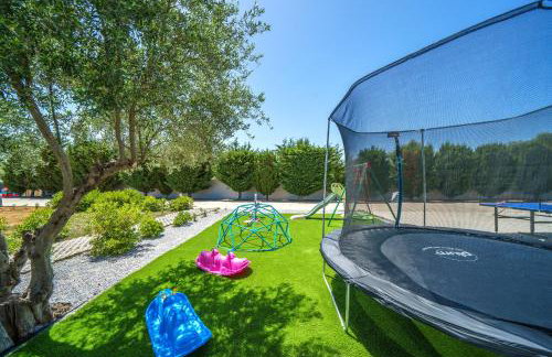 Nostra Terra Villa, 2-acre Secluded Nature Escape with Heated Pool, By ThinkVilla - Foto 21