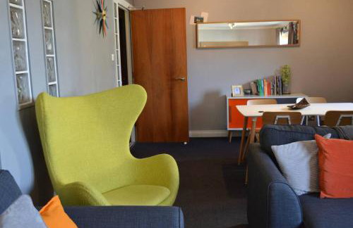 Large 2 bed flat, 2 bath, free parking & lift - Foto 3