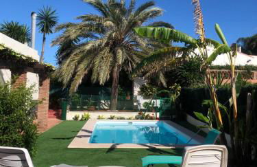 CHALET en la PLAYA CON PISCINA, Premiado en 2026 !!! - Photo 1