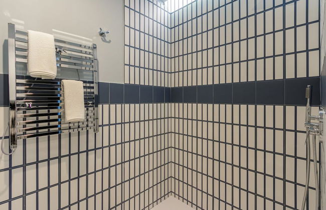 Studio in Milan's Bovisa Area - Photo 10