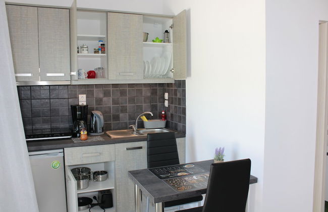 Aaron Studios Apartments - Photo 35