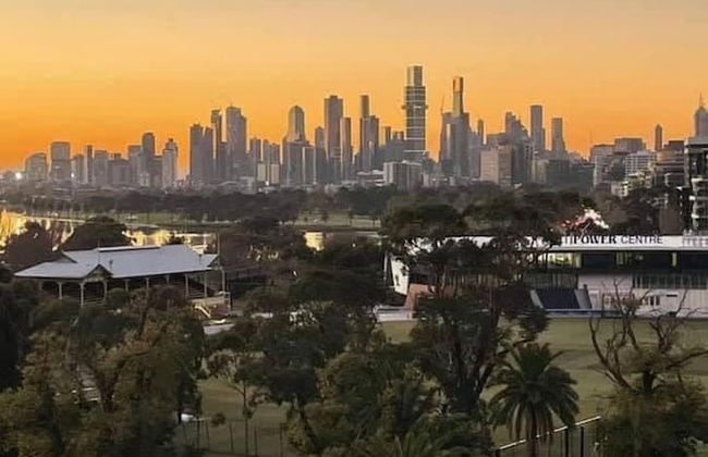 Spacious St Kilda Escape - Parking and City Views - Foto 10