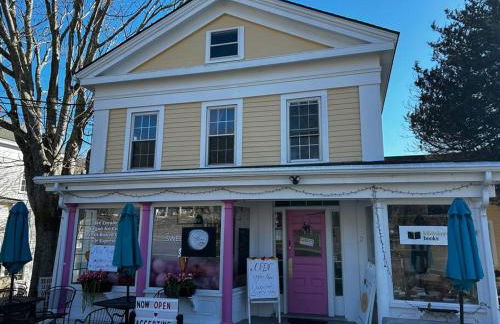 Walk To Goodspeed Opera House from this quaint 2 BDRM APT - Foto 3