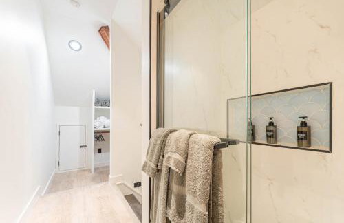 Artisan Oasis-hot Tub Fire Pit 8bd Whole House - Photo 37