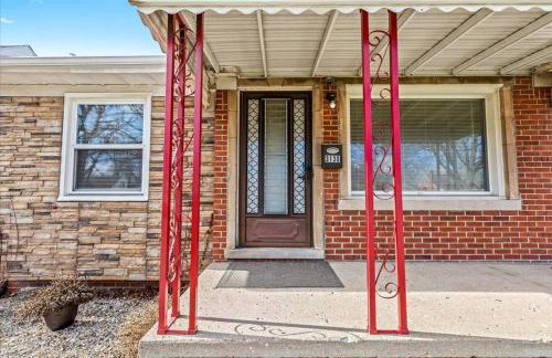 Newly Renovated 4 Bedroom 2 Bath Downtown Dearborn - Foto 35