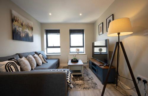 Modern 2 Bedroom Flat, Central Chatham, Self Check-in - Foto 12