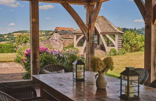 Luxury Spacious Country Home w/ Mountain Views - Photo 17