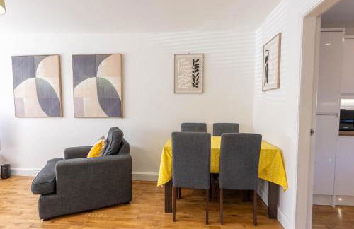 Paisley with Parking & Balcony - Pass the Keys - Foto 12