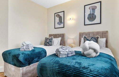 Lovely 4-BR Home In Leyton - Sleeps 14, Near Tube, Arcade, 100inchTV - Foto 72