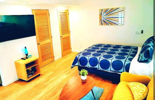 Retro Casita on the River! only 1 min to SNP gate! Riverfront with swimming - Foto 26