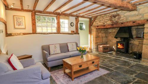 April Cottage - Photo 3