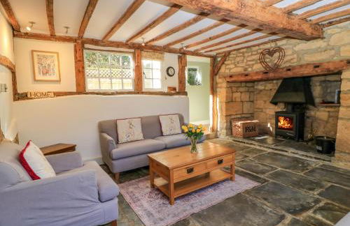 April Cottage - Photo 3