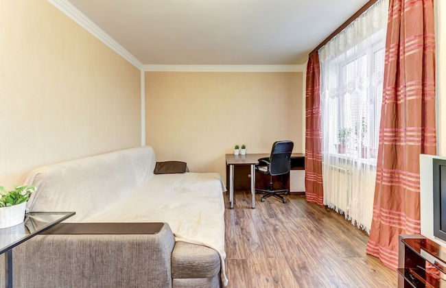 AG Apartment John Reed 4-1 - Photo 1