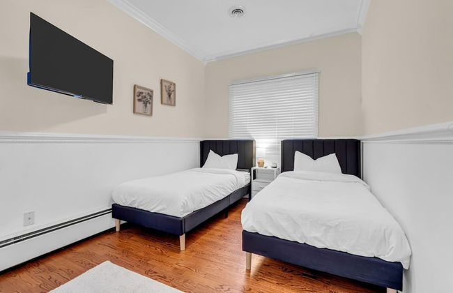 Cozy Private Home W Fireplace Outdoor Kitchen - Photo 22