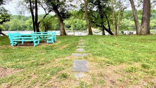 Barney's Retreat- Rustic cabin on the river! - Foto 4