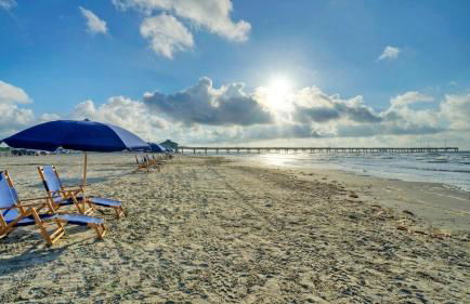 Oceanfront Condo w/ Private Balcony Pool + Tennis Bubbly Blew by Avantstay - Foto 106