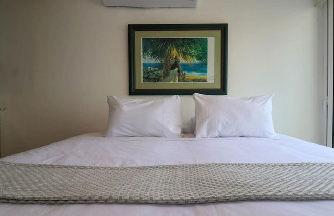 Fascinating 2BR With Spectacular Ocean View - Photo 8