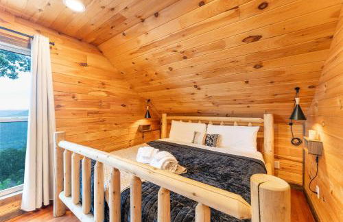 Big Time Hill Cabin with an indoor pool hot tub & great views - Foto 26