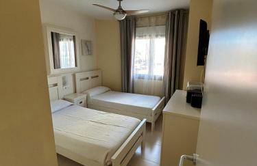 Magnifica ubicación ,amplio ,luminoso, a 50 m de la playa - Photo 9