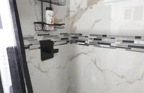 Modern Home, Unwind in a Prime Location - Foto 10